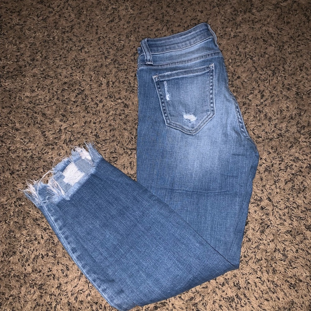 Distressed skinny jeans